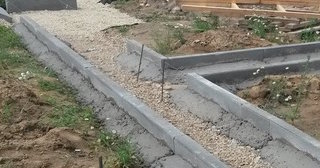 Установка бордюров для плитки в Тихвине в октябре