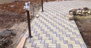 Укладка тротуарной плитки под ключ в Тихвине в октябре
