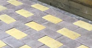 Укладка тротуарной плитки вокруг дома в Тихвине - цены от 874 руб.