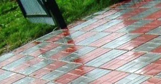 Профессиональная укладка цементной тротуарной плитки в Тихвине в октябре