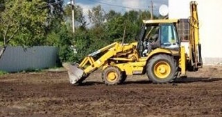 Выравнивание рельефа в Тихвине в октябре