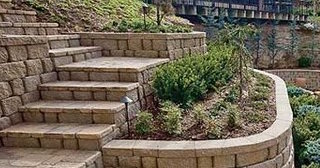 Установка подпорных стенок из блоков в Тихвине от 3825 руб. - ТротуарнаяПлитка