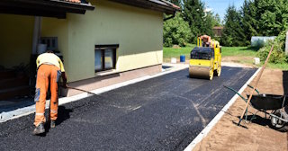 Асфальтирование тротуаров в Тихвине - цена от 3825 руб. в ТротуарнаяПлитка